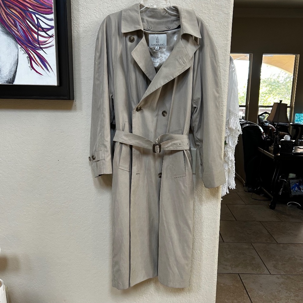 London Fog Trench Coat with Removable Lining. Size 38 Short. Vintage